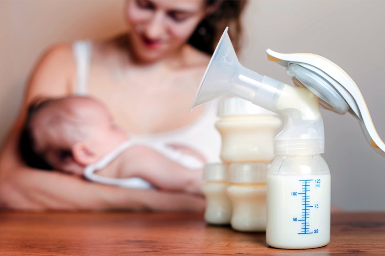 How to extract and store breast milk.